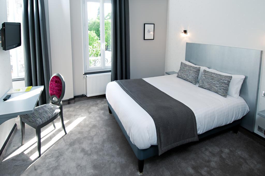 Logis Hotel Restaurant Nougier Saint-Étienne-de-Fursac الغرفة الصورة